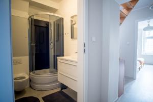 Et badeværelse på My Old Town Gdańsk - Apartament dwupoziomowy Długa 56