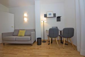 Posedenie v ubytovaní Aparthotel Atenea Valles