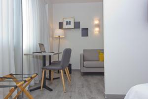 Posedenie v ubytovaní Aparthotel Atenea Valles