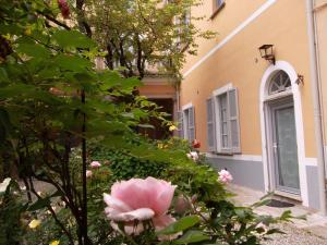 Zahrada ubytování Vesna Loft in Luino