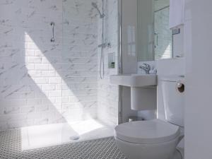 Bilik mandi di Eccles Hotel and Spa