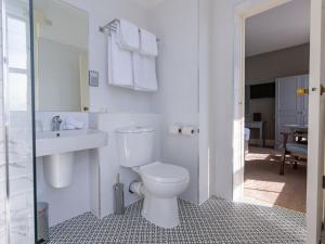 Bilik mandi di Eccles Hotel and Spa