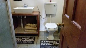 Ένα μπάνιο στο Calvinia Guesthouse +29 φωτογραφίες