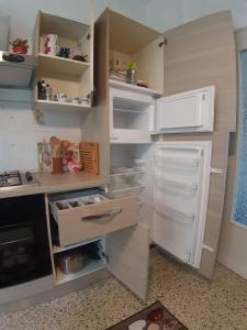 Dapur atau dapur kecil di Appartamento centrale fino a 8 posti letto