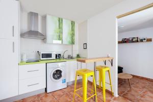 Küche/Küchenzeile in der Unterkunft Urban Suites Granada