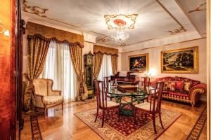 Χώρος καθιστικού στο Domus Vittoria - The Luxury Quintessence