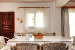 Fotografie z fotogalerie ubytování ROSE HOUSE v destinaci Kompítsion