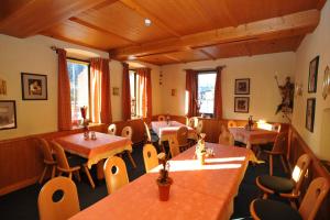 Un restaurant sau alt loc unde se poate mânca la Hotel Garni Tirolerhof