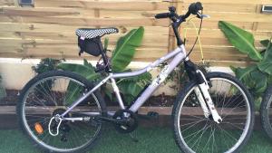 Катання на велосипеді по території oasis del toyo golf&beach private garden wifi або околицях