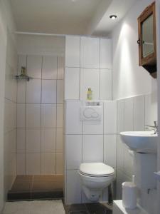 Bathroom sa Pluweel