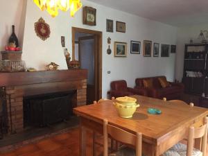 A seating area at Villa Romolina