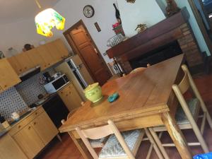 A kitchen or kitchenette at Villa Romolina