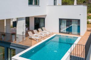 Bazén v ubytovaní Villa Marulovo Hills alebo v jeho blízkosti