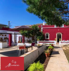 Foto da galeria de Guest House Almeixar em Almancil