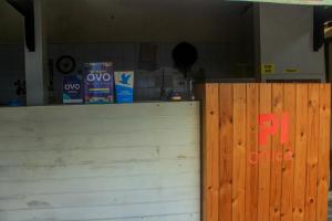 RedDoorz Plus near Taman Sari 2的证书、奖牌、标识或其他文件