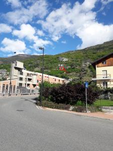 Zdjęcie z galerii obiektu Appartamenti Bioula CIR Aosta n 0247 w Aoście