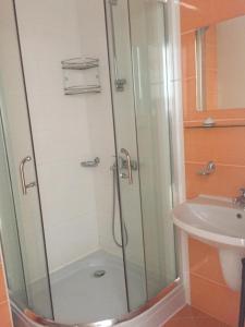 A bathroom at Apartment on the sea at St Nikolas Complex-Elena