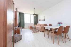 Galería fotográfica de Apartment Gendar Delux, Sunny Island, Chernomorets en Chernomorets