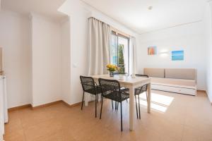 Гостиная зона в Hotel Playa Mondrago