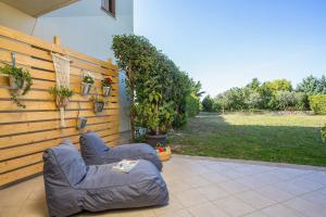 Taman di luar Apartment Ivy Kallithea