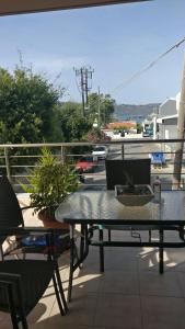 Balkón nebo terasa v ubytování Christos House Souda