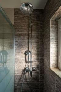 Ένα μπάνιο στο The Yellow House Cascais