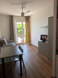 Kuhinja oz. manjša kuhinja v nastanitvi Residence Principi di Piemonte
