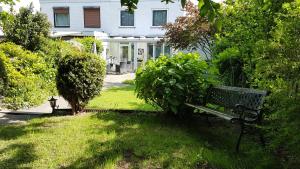 Ein Garten an der Unterkunft BnbMarlies