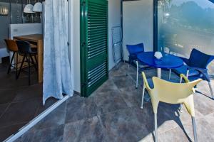 Część wypoczynkowa w obiekcie Island Hvar Seaside Villa Levanda with Beach, Pool & Seaview