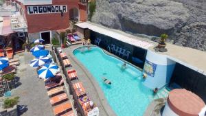 Bazén v ubytování Hotel La Gondola nebo v jeho okolí + 27 fotografií