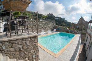 The swimming pool at or close to Lo Smeraldo Private Pool Villa Ravello by ElodeaGroup