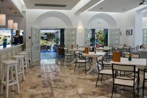 Restaurace v ubytování Kamari Hotel