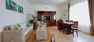 Posedenie v ubytovaní Villa Araucaria