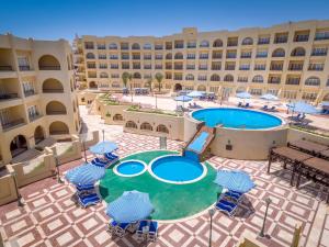 Bazén v ubytování Sunny Days Mirette Family Resort nebo v jeho okolí