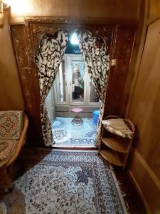 Fotografie z fotogalerie ubytování heritage geneva house boat v destinaci Šrínagar
