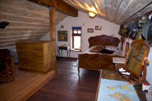 A seating area at Raven's Bed