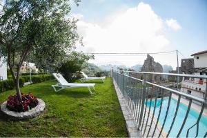 The swimming pool at or close to Lo Smeraldo Private Pool Villa Ravello by ElodeaGroup