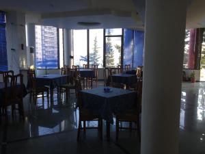 Posezení v ubytování Hotel Moris + 37 fotografií
