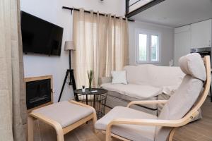 Μια τηλεόραση ή/και κέντρο ψυχαγωγίας στο Stathis Suite