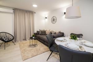 FK Apartments的休息区