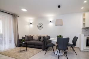 FK Apartments的休息区