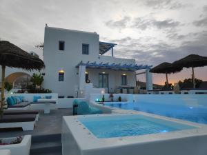 Bazén v ubytovaní Santoxenia luxury villa alebo v jeho blízkosti