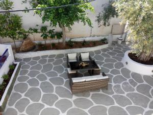 Vrt ispred objekta Hotel Poulakis