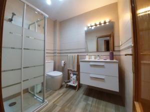 Kúpeľňa v ubytovaní Gálvez Flat, Principal Railway Station Málaga + 16 fotografií