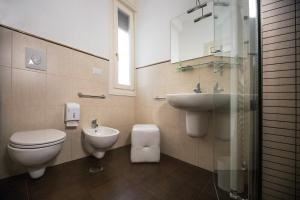 A bathroom at B&B Brindesi