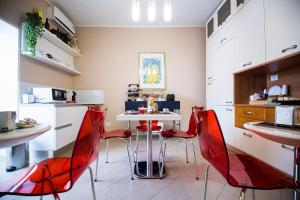 A kitchen or kitchenette at B&B Brindesi