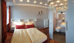 Gallery image of Hotel Strand-Cafe Meersburg in Meersburg +89 photos