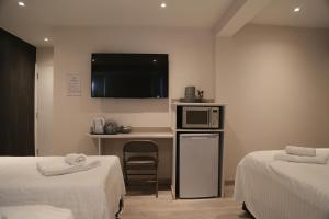 Foto dalla galleria di Debden Guest House a Hillingdon