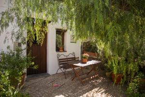 Vonkajšia záhrada v ubytovaní Casa con encanto en Alájar- El Bosque mágico de Alájar