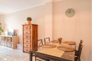 Posedenie v ubytovaní Beach and golf apartament